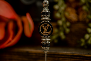 Luxury & Values Cigar Pick