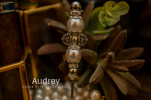 Audrey Cigar Pick